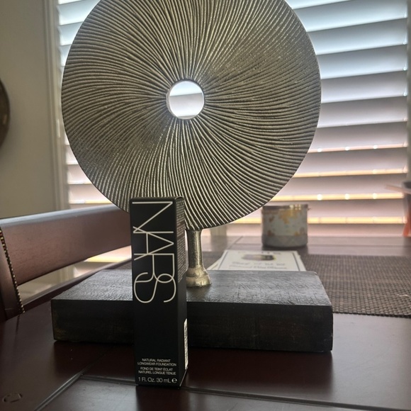 NARS Natural Radiant Longwear Full Coverage Foundation Huahine - Picture 5 of 6